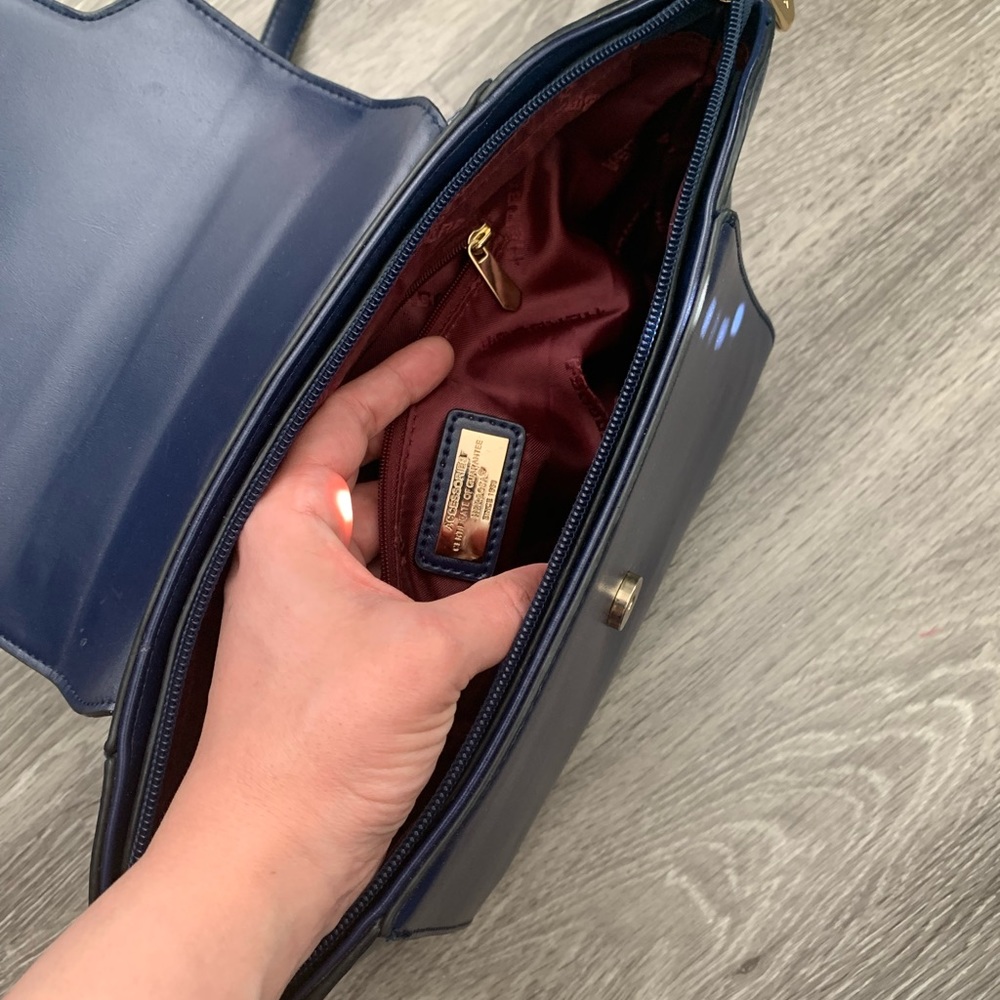 HandBags - Picture 9 of 9